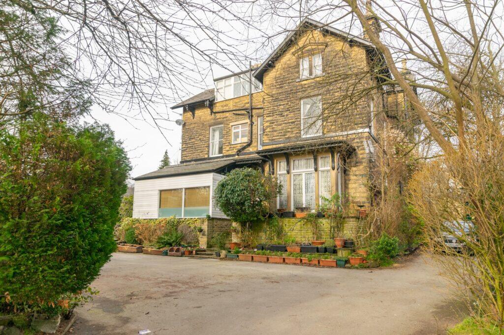 Main image of property: Park Villas, Roundhay, Leeds, LS8 1DL