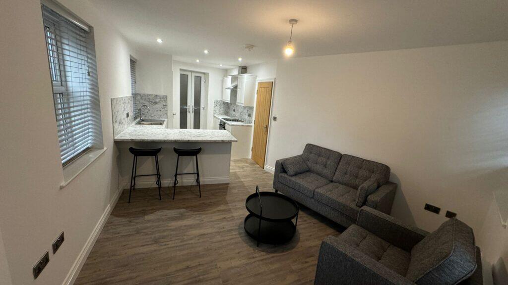 Main image of property: Flat 2, Cross Maude Street, Leeds, LS2 7FE