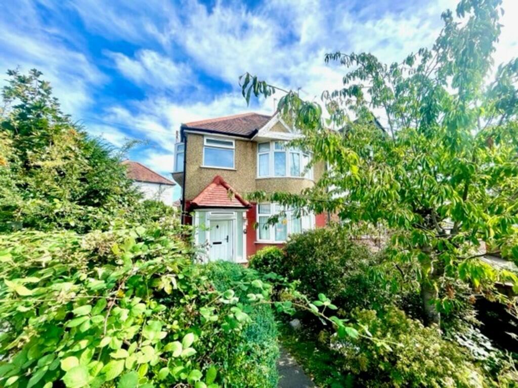 3 bedroom semidetached house for sale in Park Crescent, Harrow, HA3