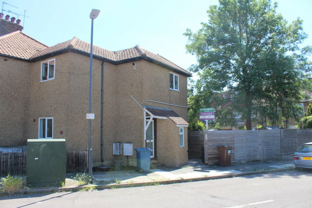 1 bedroom ground floor flat for sale in Weald Lane, Harrow Weald, HA3