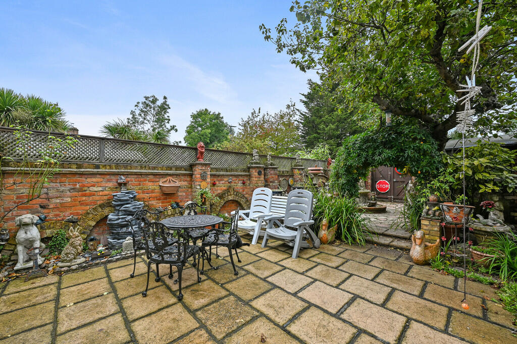 3 bedroom terraced house for sale in Toorack Road, Harrow, HA3