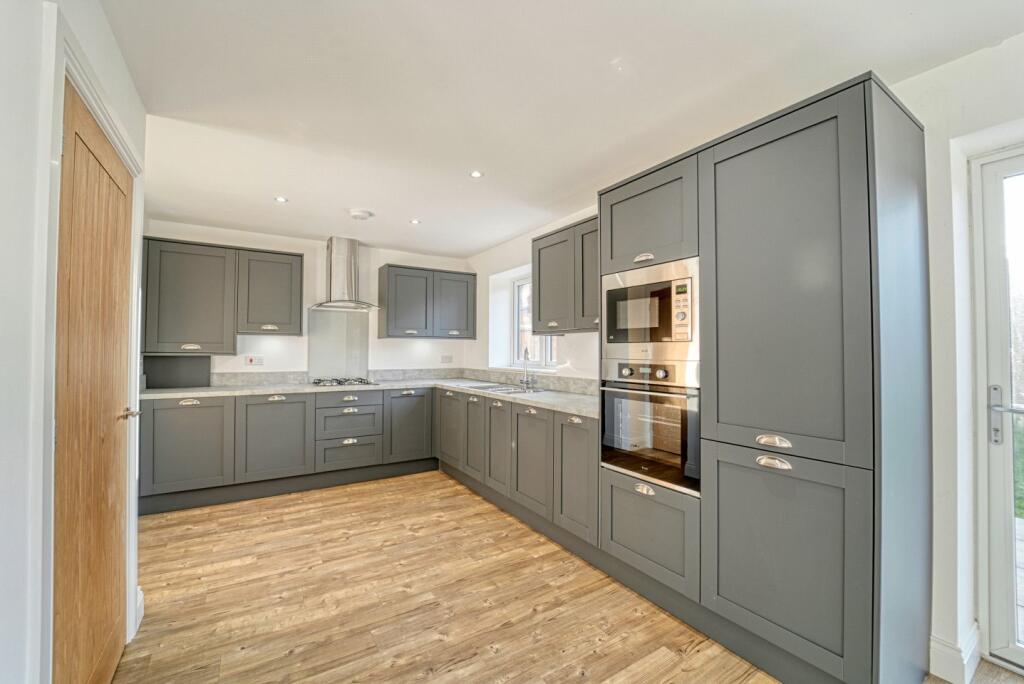 4 bedroom detached house for sale in Freer Road, Fleckney