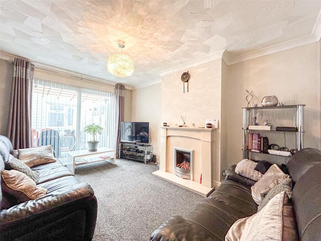 3 bedroom semi-detached house for sale in Halsbury Street, Evington, Leicester, LE2