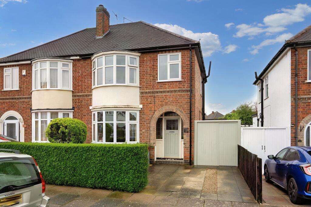 3 bedroom semidetached house for sale in Lynholme Road, West Knighton
