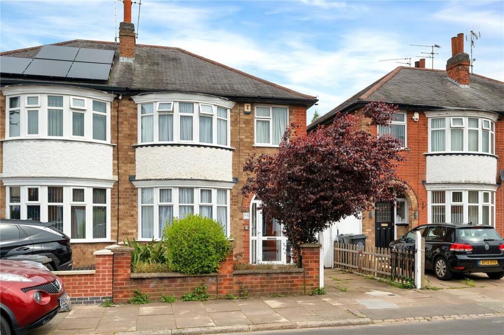 3 bedroom semidetached house for sale in Cairnsford Road, West