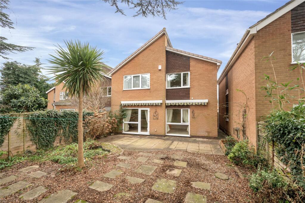 Main image of property: Avenue Gardens, Stoneygate, Leicester, LE2