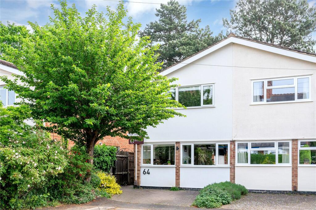 Main image of property: Avenue Road, Stoneygate, Leicester, LE2