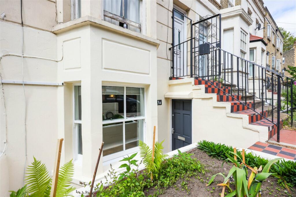 1 bedroom ground floor flat for sale in Pixley Street, London, E14 7DF, E14