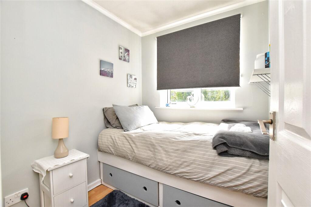 4 bedroom semidetached house for sale in Gilbrook Way, Badgers Hollow