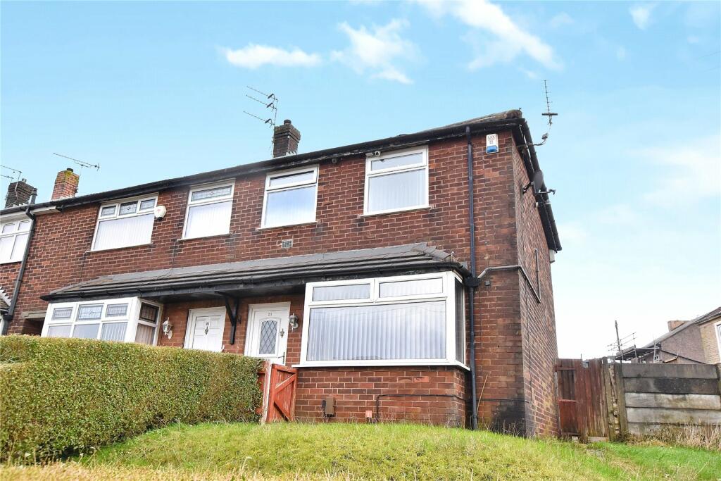3 bedroom town house for sale in Count Street, Lowerplace, Rochdale