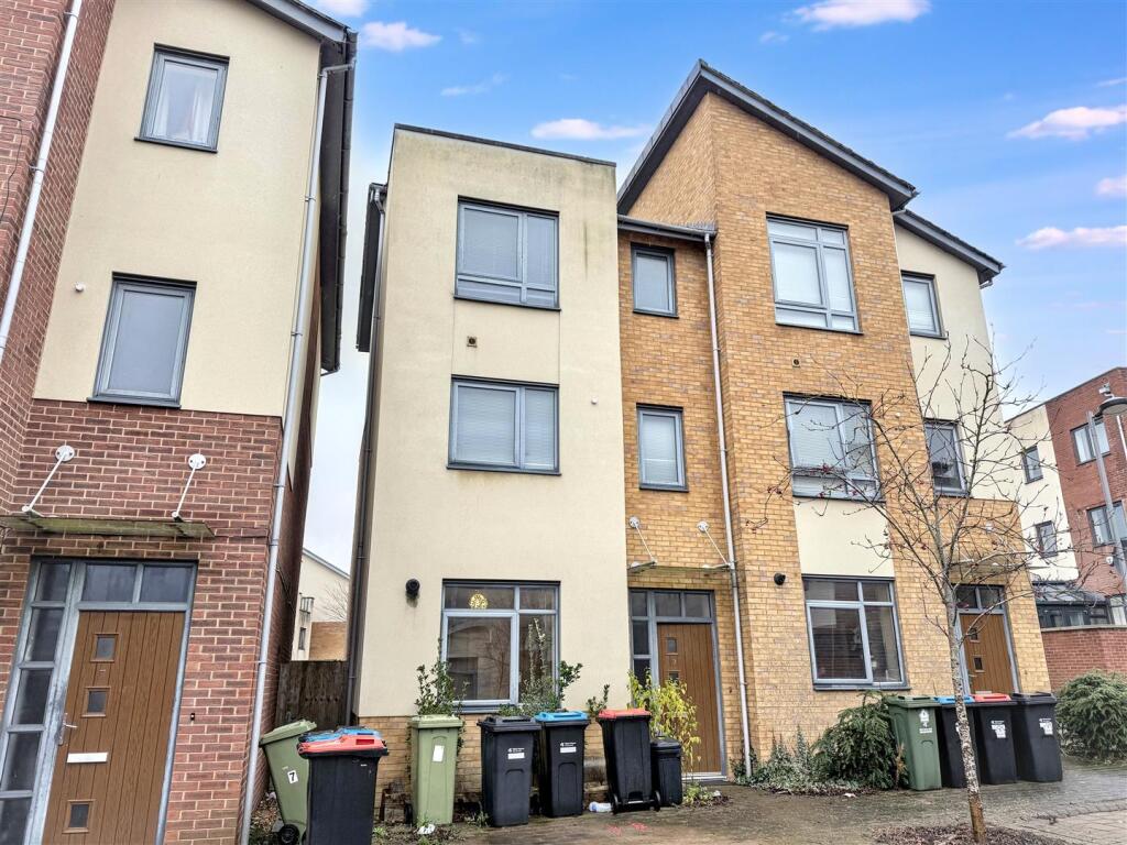 Main image of property: Martlet, Ashlands