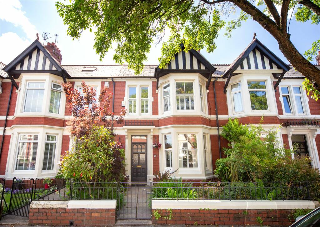 4 bedroom terraced house for sale in Deri Road, Penylan, Cardiff, CF23
