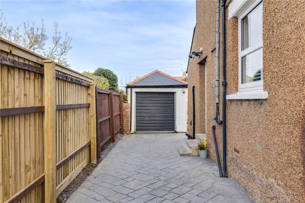 Additional property image - Holmwood Close, Cyncoed, Cardiff, CF23