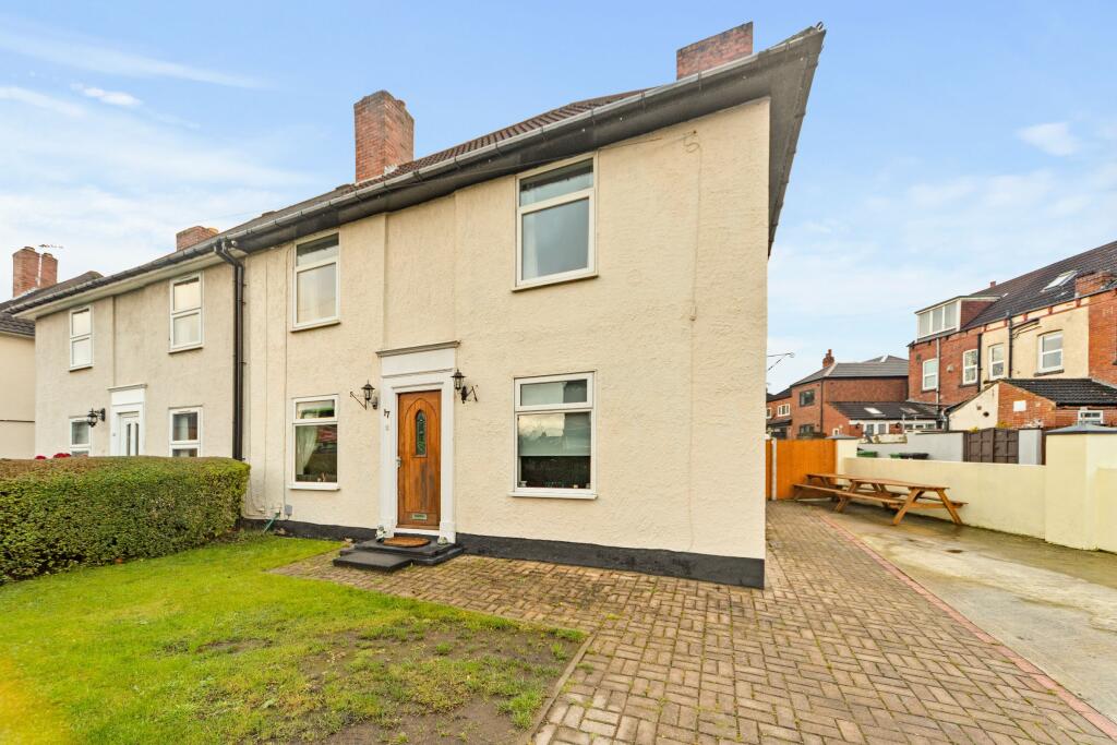 3 bedroom semidetached house for sale in Cross Green Lane, Halton