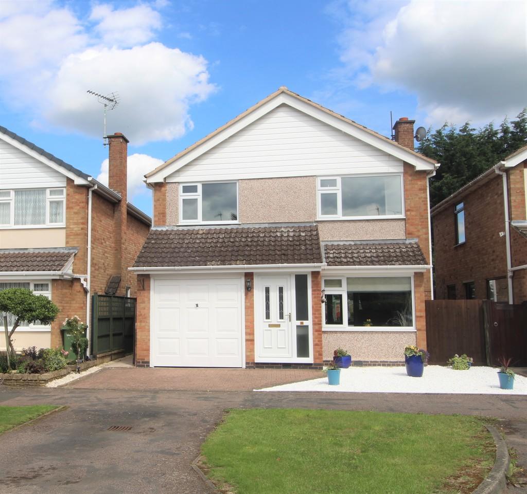 3 bedroom detached house for sale in Lutterworth, LE17