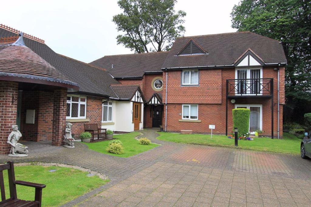 1 bedroom retirement property for sale in 15, Pegasus Court, Oakenrod