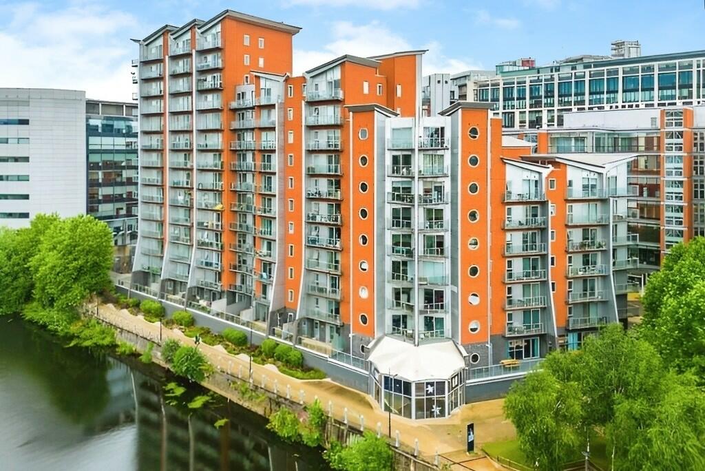 2 bedroom apartment for rent in Whitehall Quay, LS1