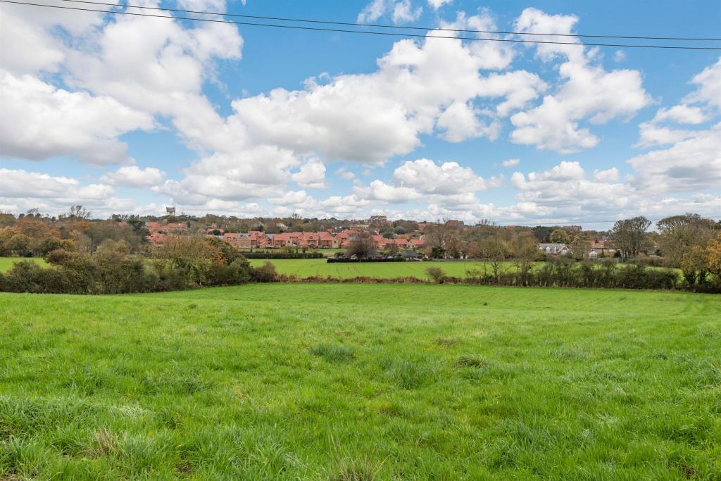 4 bedroom detached house for sale in Stow Hill, Paston, North Walsham, NR28