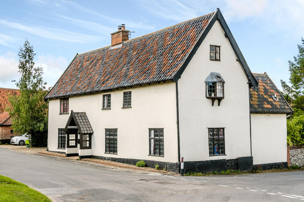 6 bedroom detached house for sale in Withersdale Road, Mendham