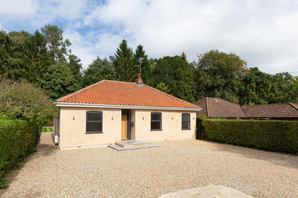 4 bedroom detached bungalow for sale in Bernard Close, High Kelling, Holt, NR25