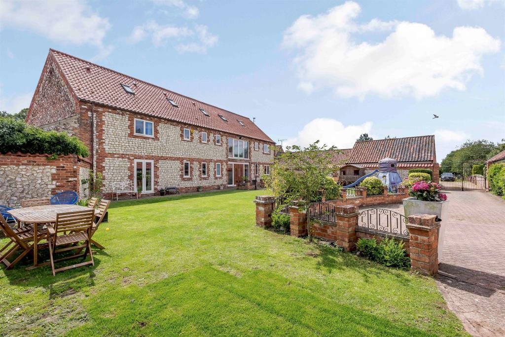 7 bedroom barn conversion for sale in Back Street, Gayton, King's Lynn