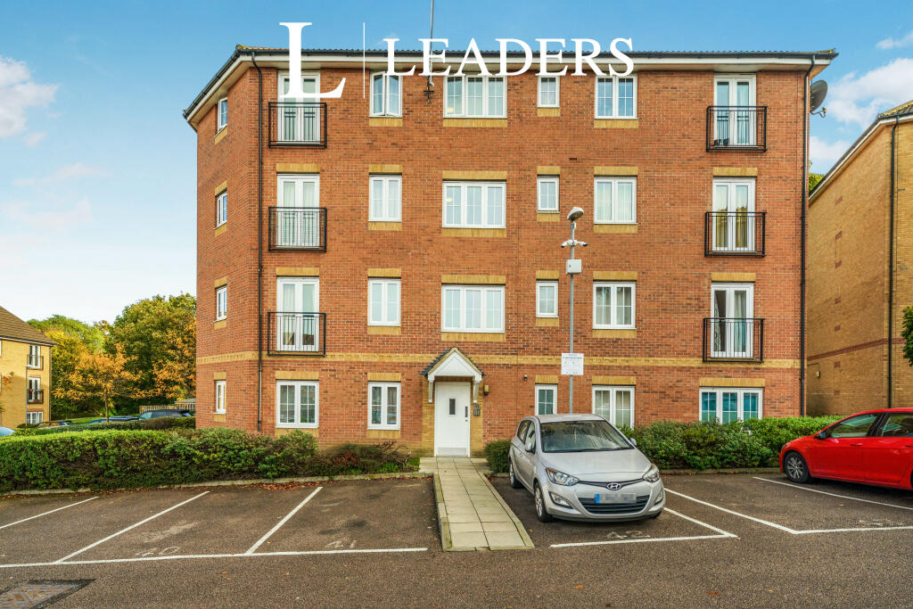 1 bedroom flat for rent in Bromley Close, CM20