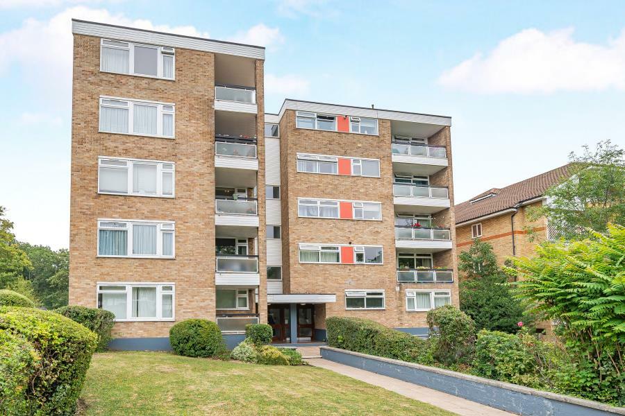 2 bedroom apartment for rent in Ewell Road, KT6