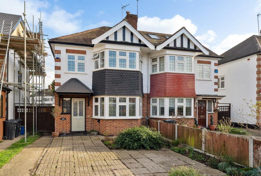 3 bedroom semidetached house for sale in Lorne Gardens, Wanstead, E11