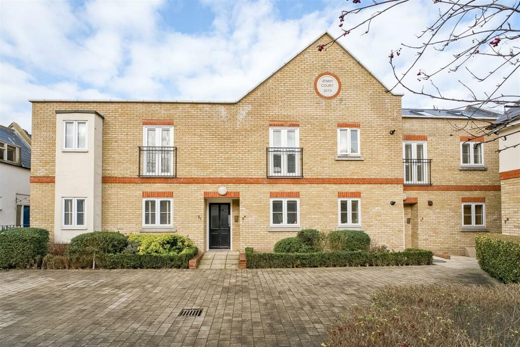 2 bedroom apartment for sale in Stables Row, Wanstead, E11