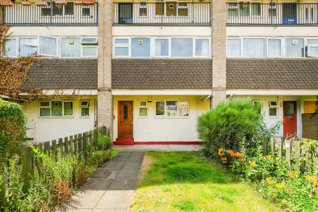 3 bedroom apartment for sale in Hammond Court, Leyton Grange Estate