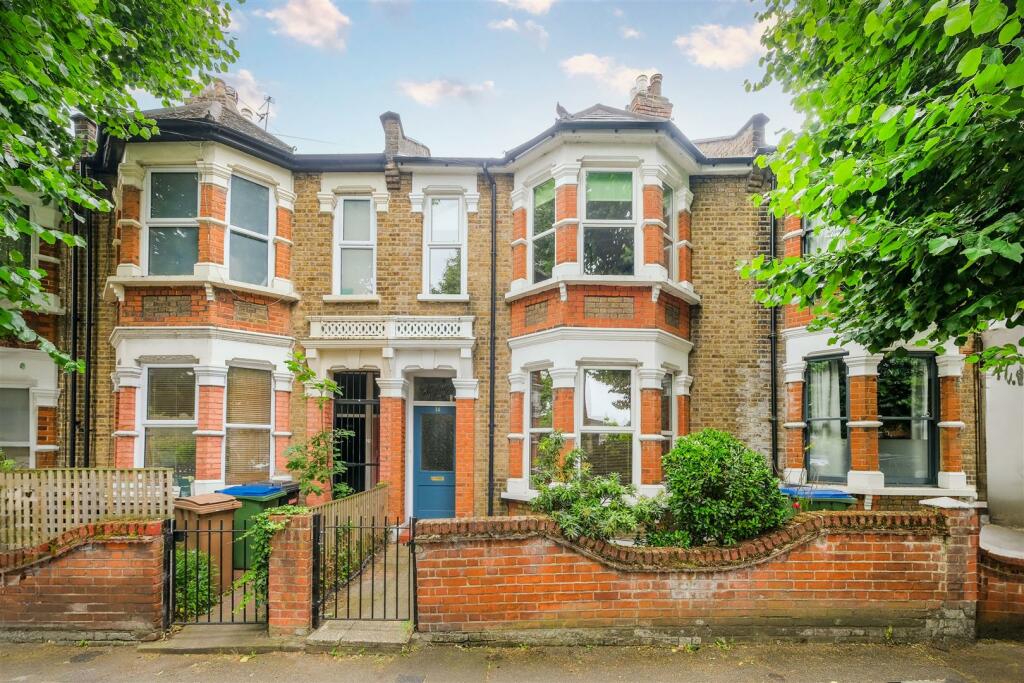 3 bedroom terraced house for sale in Woodville Road, Leytonstone, E11