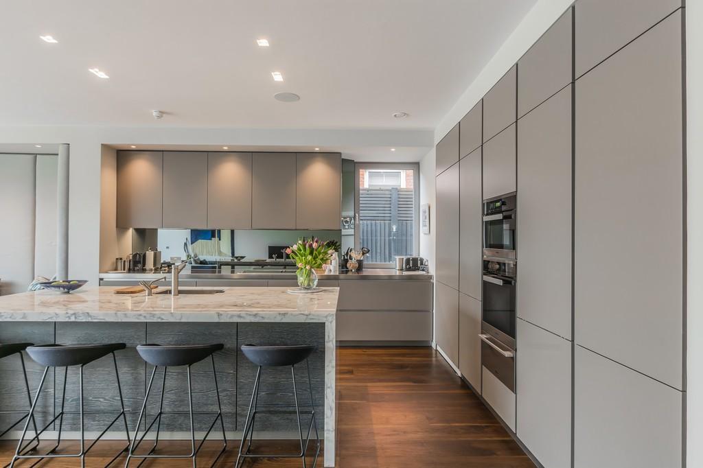 5 bedroom detached house for sale in St. Mary's Avenue, Wanstead, E11