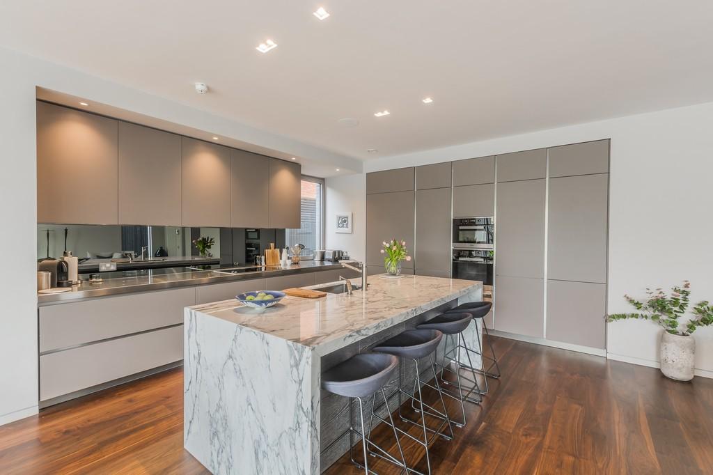 5 bedroom detached house for sale in St. Mary's Avenue, Wanstead, E11