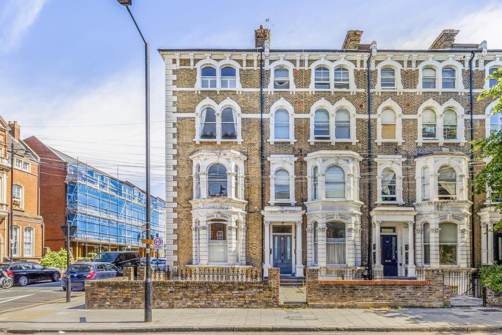 1 bedroom flat for rent in Bedford Road, Clapham North, SW4