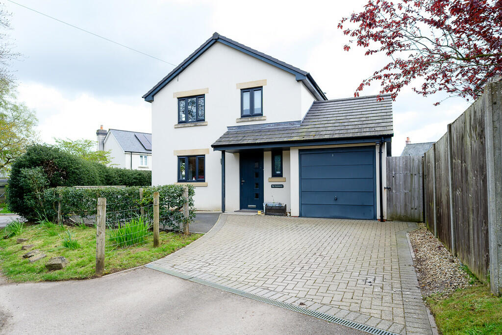 3 bedroom detached house for sale in Llangrove, RossonWye, HR9