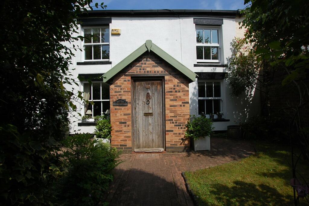 Main image of property: Kings Road, Ashton-under-Lyne, Greater Manchester, OL6