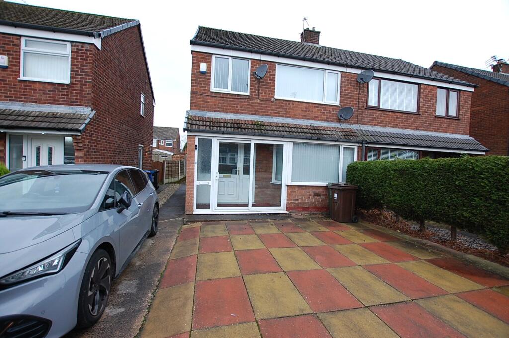 Main image of property: Carlisle Crescent, Ashton-under-Lyne, Greater Manchester, OL6