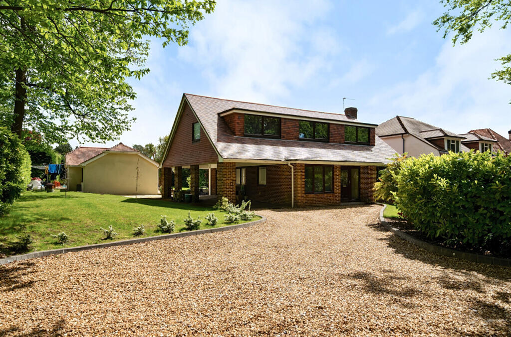 Main image of property: Hursley Road, Hiltingbury, Chandler's Ford, Hampshire, SO53
