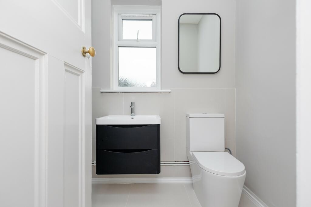 Additional property image - Richmond Hill, Bournemouth,