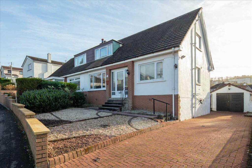 3 bedroom semidetached house for sale in Upper Bourtree Drive