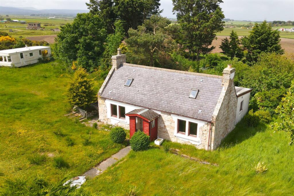 1 bedroom detached bungalow for sale in Broomton, Balintore, RossShire