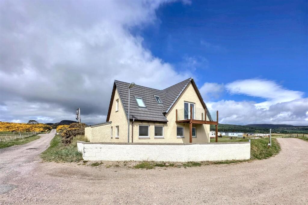 2 bedroom detached house