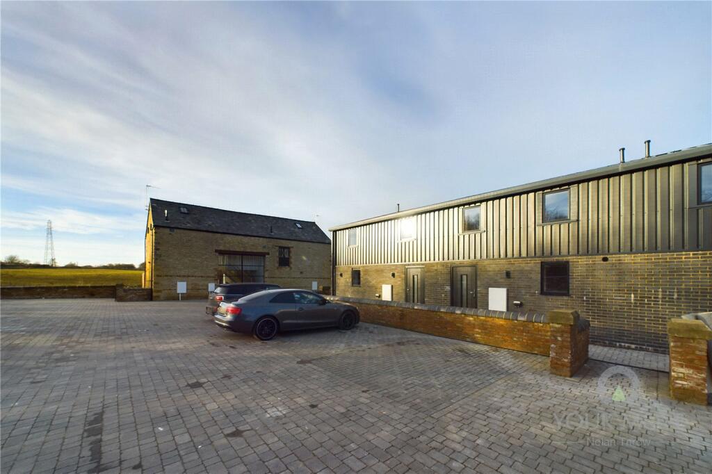 4 bedroom end of terrace house for rent in Clarke's Barns Lane