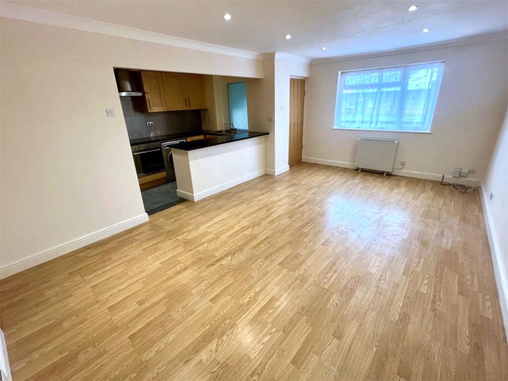 Main image of property: Cedar Road, Kettering, Northamptonshire, NN16