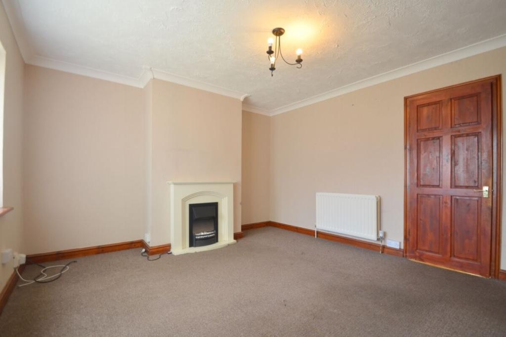 3 bedroom semidetached house for rent in Almond Road, Kettering, NN16