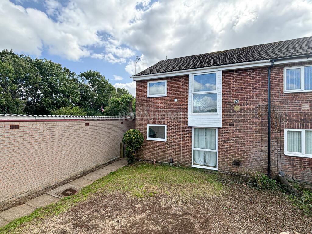 Main image of property: Walcot Close, Thornbury, PL6 8TG