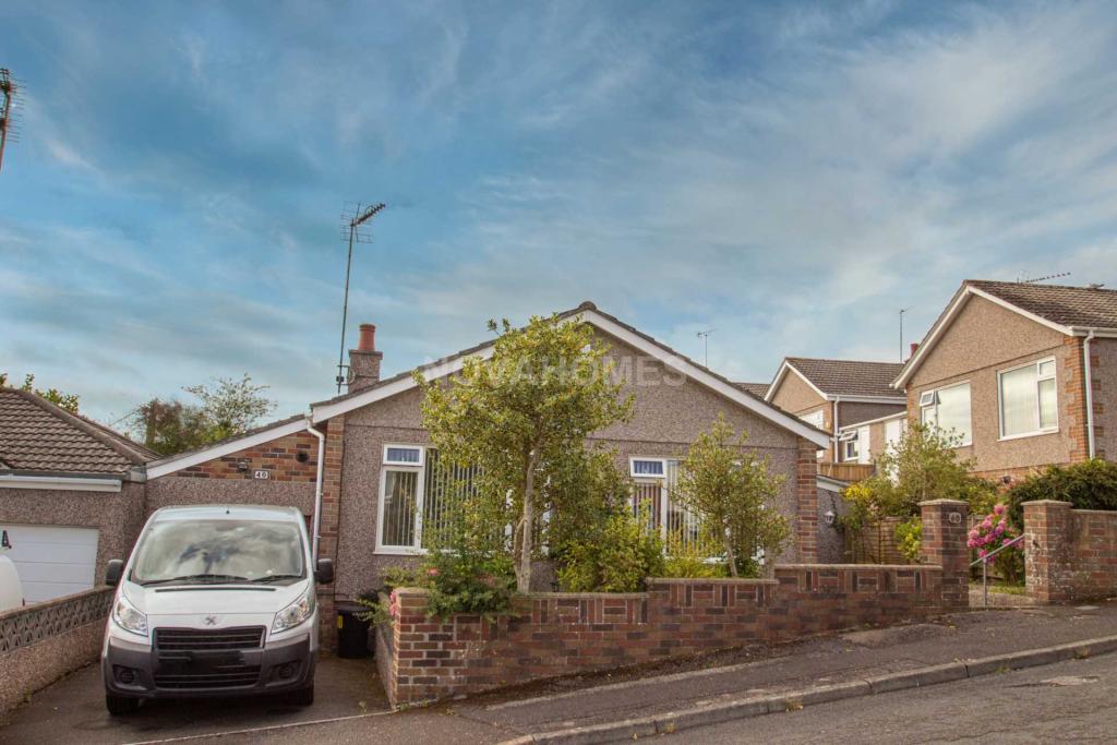 2 bedroom detached bungalow for sale in Pounds Park, Saltash, PL12 6BT