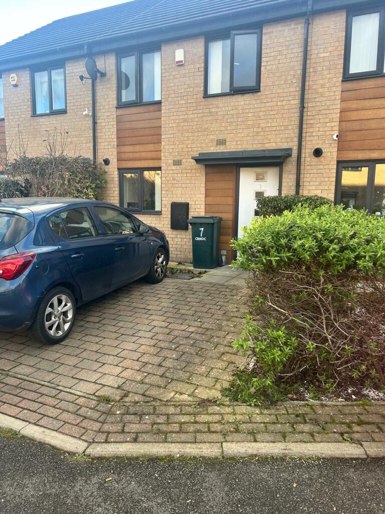 Additional property image - Far Park Drive, BD10 0AT
