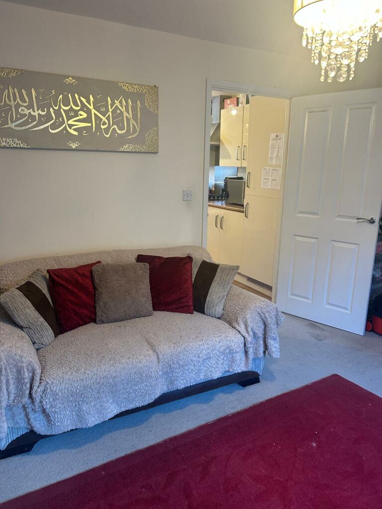 Additional property image - Far Park Drive, BD10 0AT