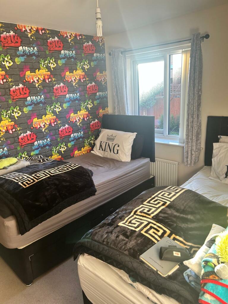Additional property image - Far Park Drive, BD10 0AT